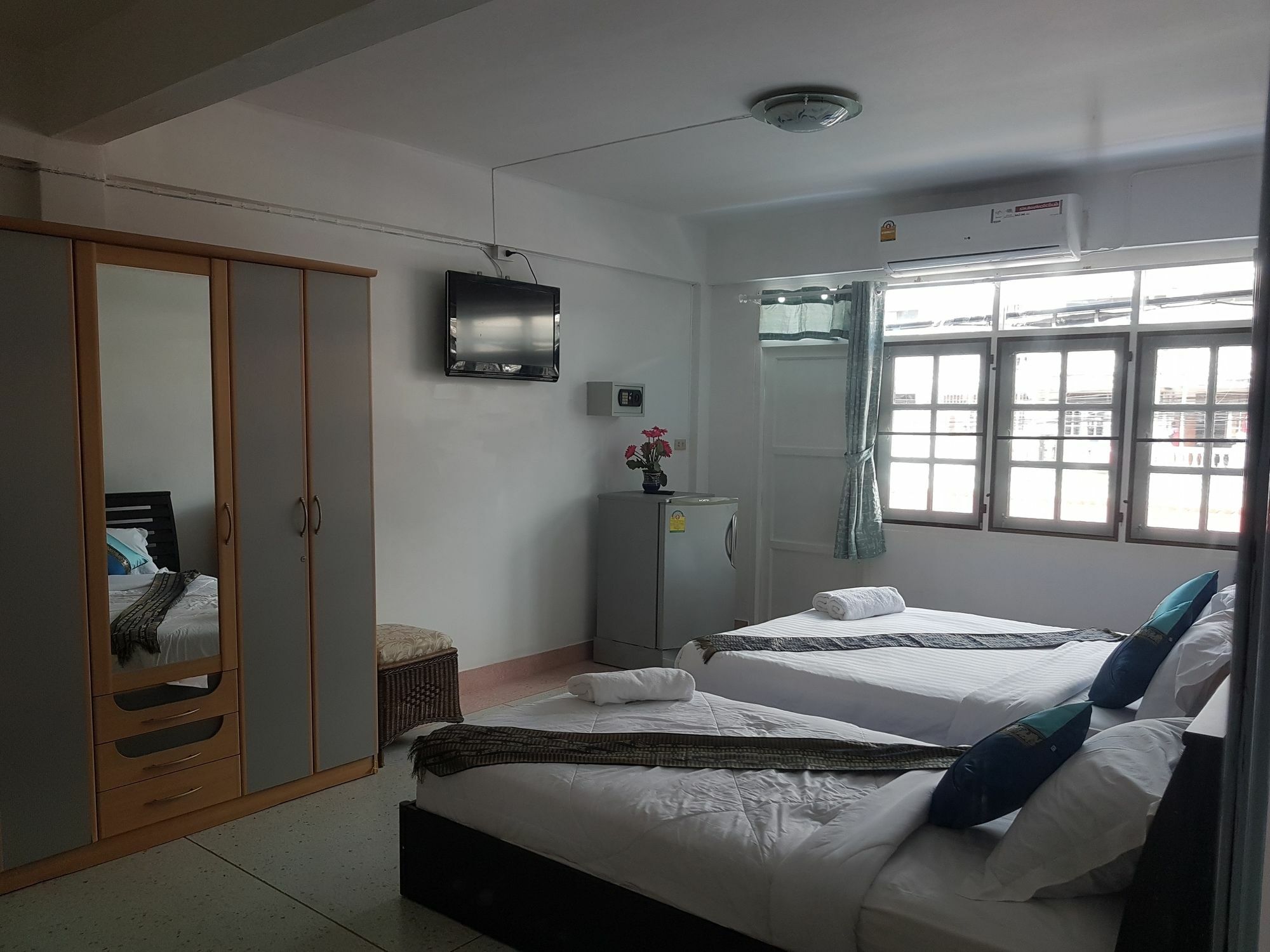 Chaam Guesthouse Cha-Am Exterior photo